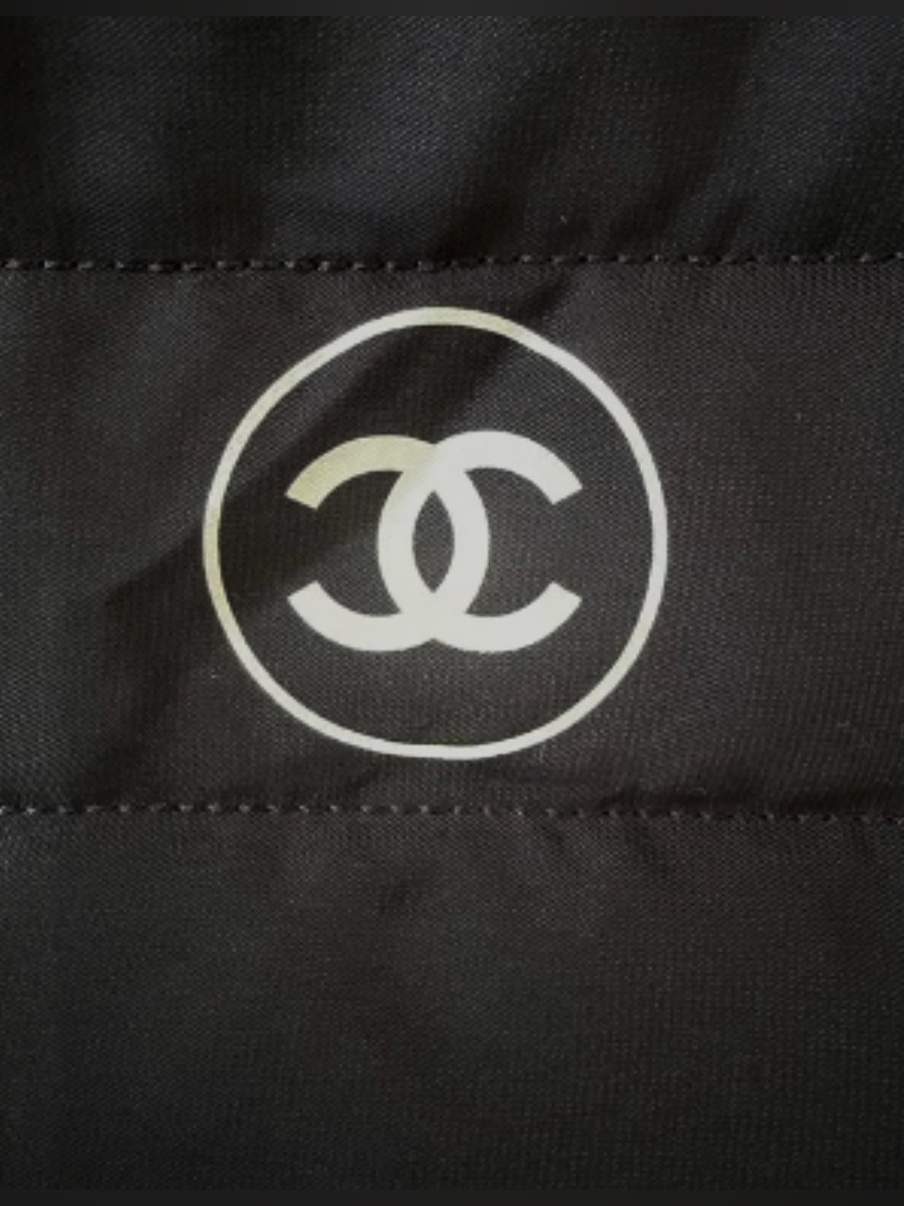 CHANEL Zippered Laptop Case in Black NWT GWP - Picture 9 of 15